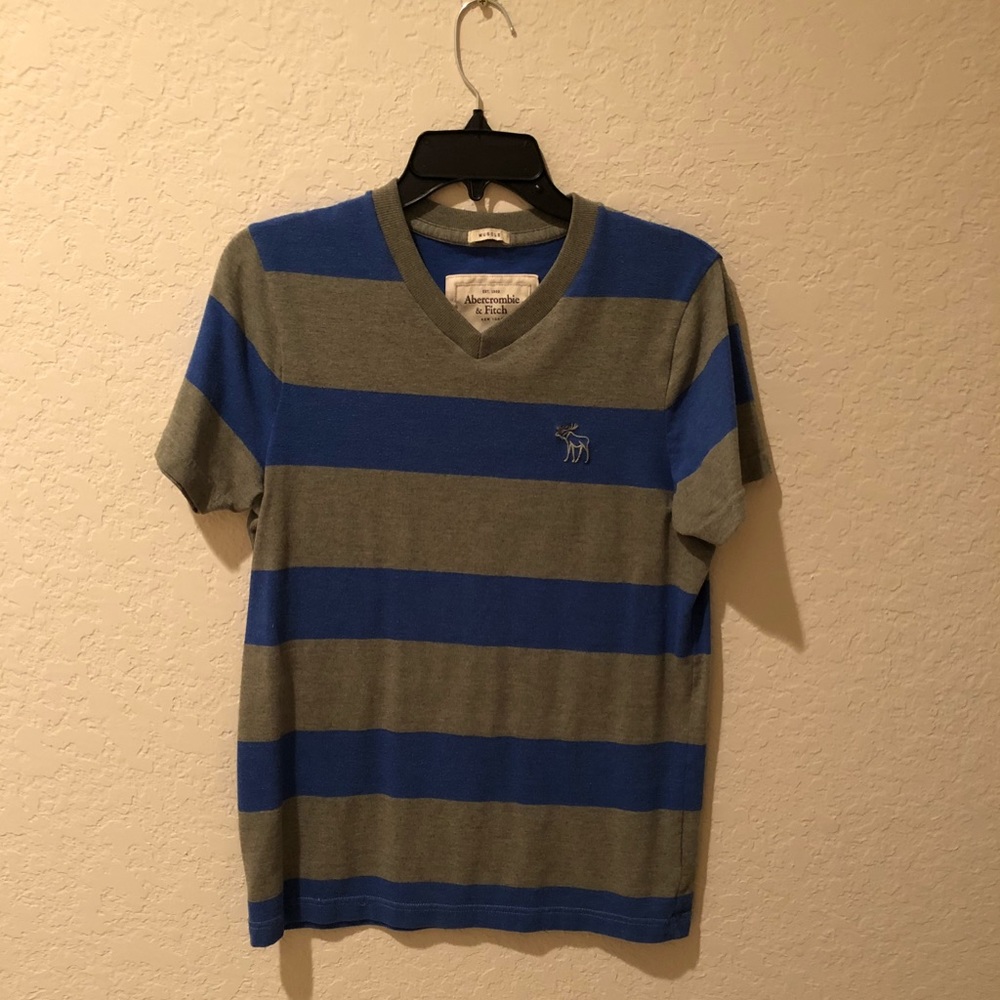 Abercrombie & Fitch V-neck t-shirt